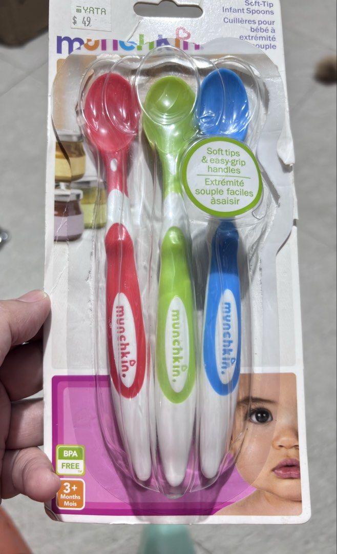 Brandnew 3pcs Munchkin Spoons (Category: Weaning & Toddler Feeding) located in Paranaque City. Submitted by dalle_closet (Listing ID 1436415345, Image 2). Description: 3pcs only Brandnew.