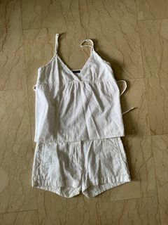 (Category: ) located in . Submitted by weavingroses (Listing ID 1436334329, Image 1). Description: .