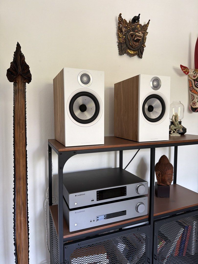 BW 606 S2 + Cambridge Audio CXA61