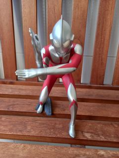 Medicom RAH Ultraman C Type (Renewal ver.), action figure. Scale 1