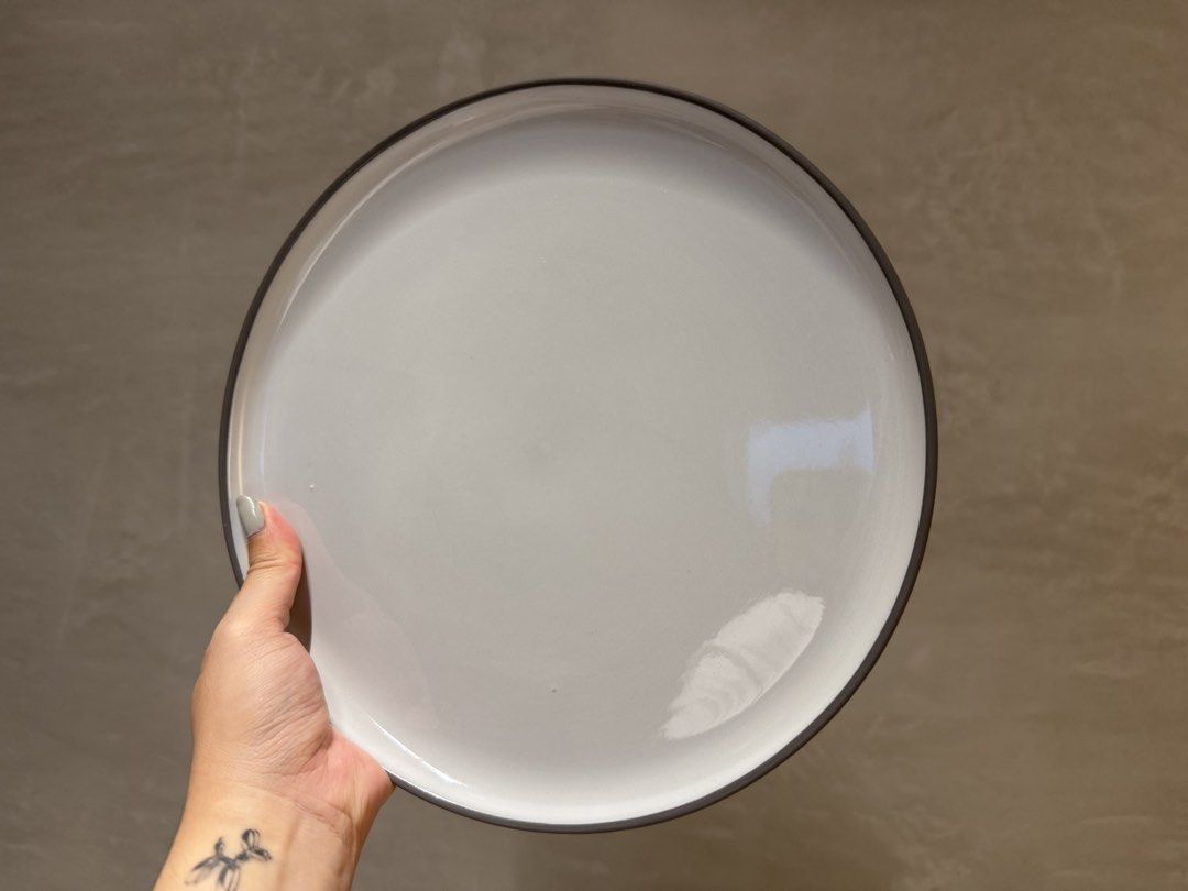 Ceramic Plate with Grey Rim - 24cm446878708768460801