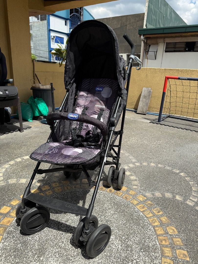 Chicco London Stroller (Category: Strollers) located in Quezon City. Submitted by maria.claudia (Listing ID 1436362235, Image 3). Description: The Chicco London Stroller is a versatile, lightweight umbrella-fold stroller suitable from birth up to 15kg, offering a 4-position reclining backrest and adjustable leg rest for comfort. It is known for its compact folding mechanism, making it ideal for travel. Bought in 2022. Used mainly for travel. With