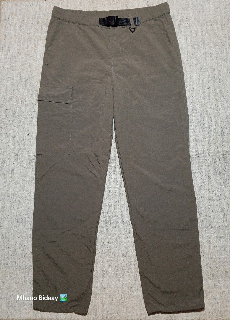 Columbia Omni-Shield Men's Tech Pants (Category: Activewear) located in Valencia. Submitted by mhano_bidaay_outdoors_218 (Listing ID 1436430339, Image 2). Description: - Columbia Omni-Shield men's tech pants - Size: Large - Waist: 35-37 inches - Length: 43 inches - Leg opening: 8 inches - Quick-drying fabric - Features a cargo pocket.