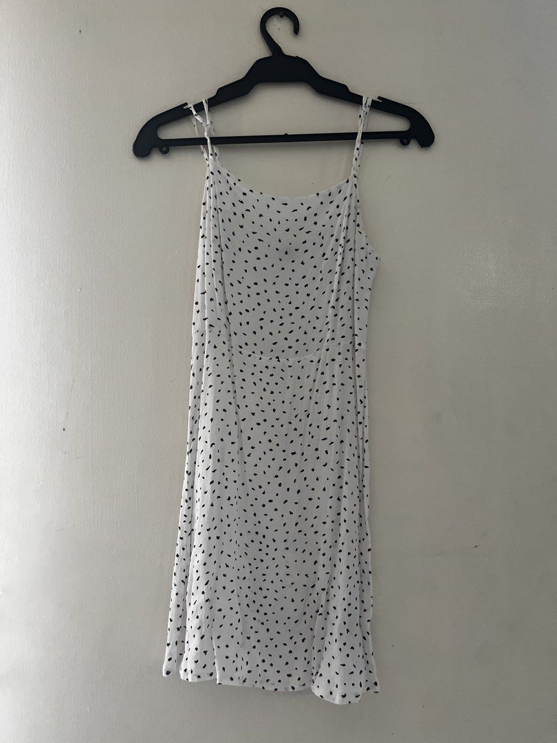 Cotton On White Dress (Category: Dresses) located in Manila. Submitted by bronds (Listing ID 1436312173, Image 1). Description: .