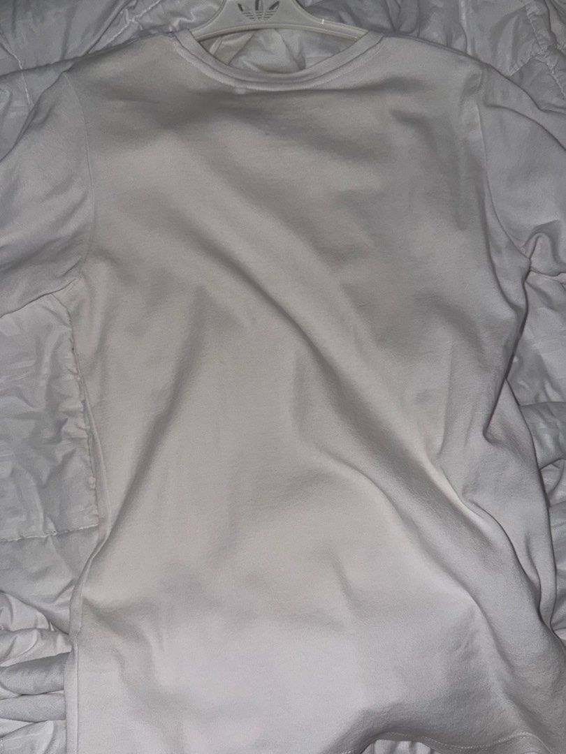 Cotton ON White Shirt - L (Category: Shirts) located in Manila. Submitted by milktote (Listing ID 1436381444, Image 2). Description: L.