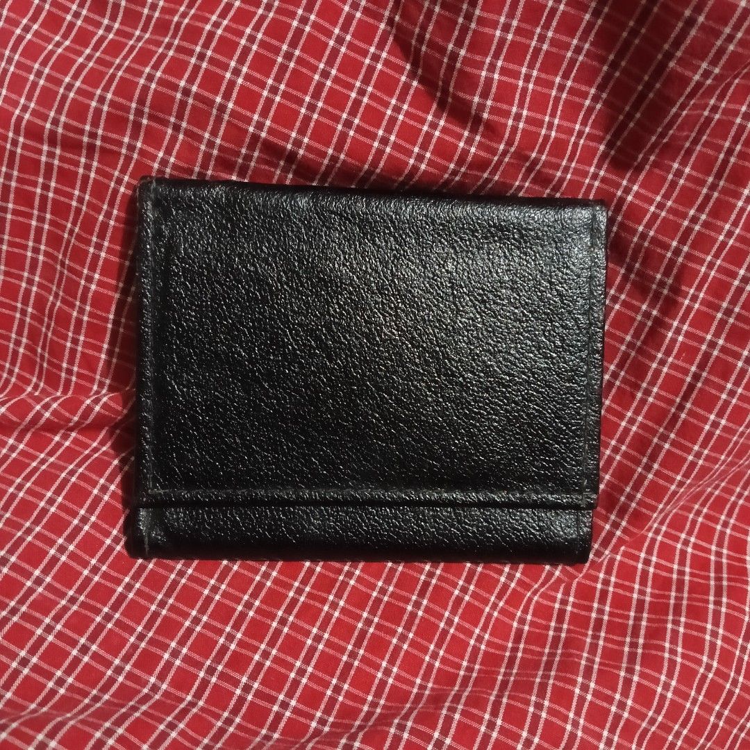 Cowhide Leather Trifold CardHolder (Category: Wallets & Card Holders) located in Cavite. Submitted by calix0613 (Listing ID 1436309809, Image 1). Description: .