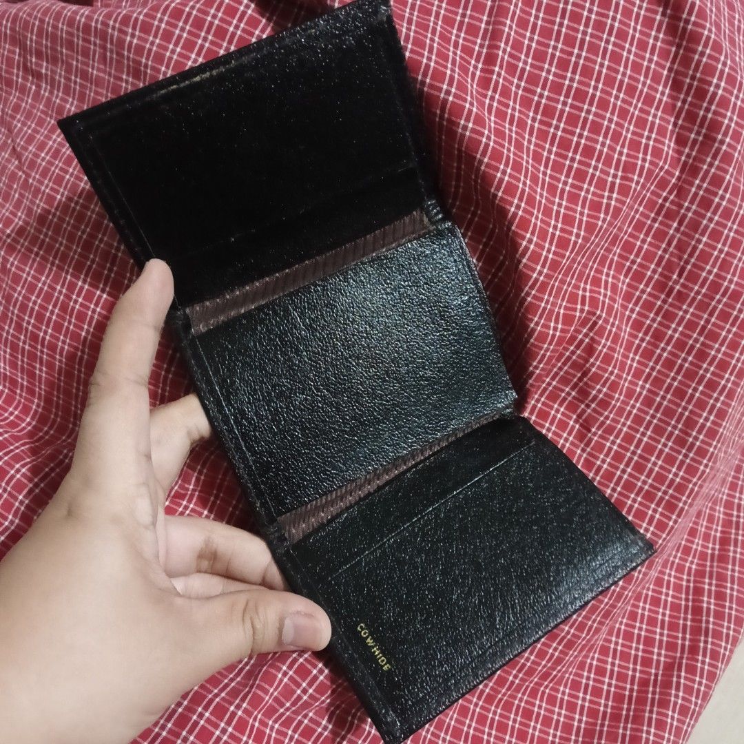 Cowhide Leather Trifold CardHolder (Category: Wallets & Card Holders) located in Cavite. Submitted by calix0613 (Listing ID 1436309809, Image 2). Description: .