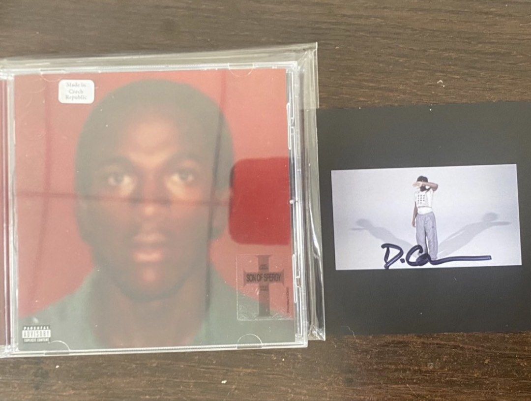 Daniel Caesar Son of Spergy 簽名CD signed CD （分類：音樂與媒體 - CD 及 DVD）位於 Hong Kong。 由 dallasmajor 提交（商品編號 1436457712，圖片 1）。簡介： 現貨 2 left 隨機發。