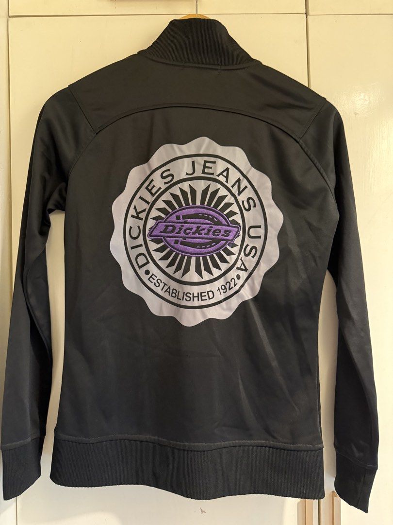 Dickies Black Jacket (Category: Coats, Jackets and Outerwear) located in Cabuyao City. Submitted by msjoee (Listing ID 1436333917, Image 2). Description: Fits small to medium. RFS: Doesnt fit me anymore. .