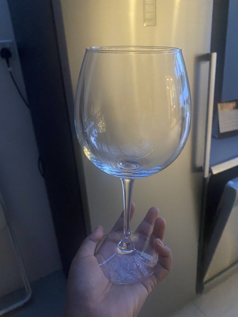 Elegant Wine Glasses446877761473751041