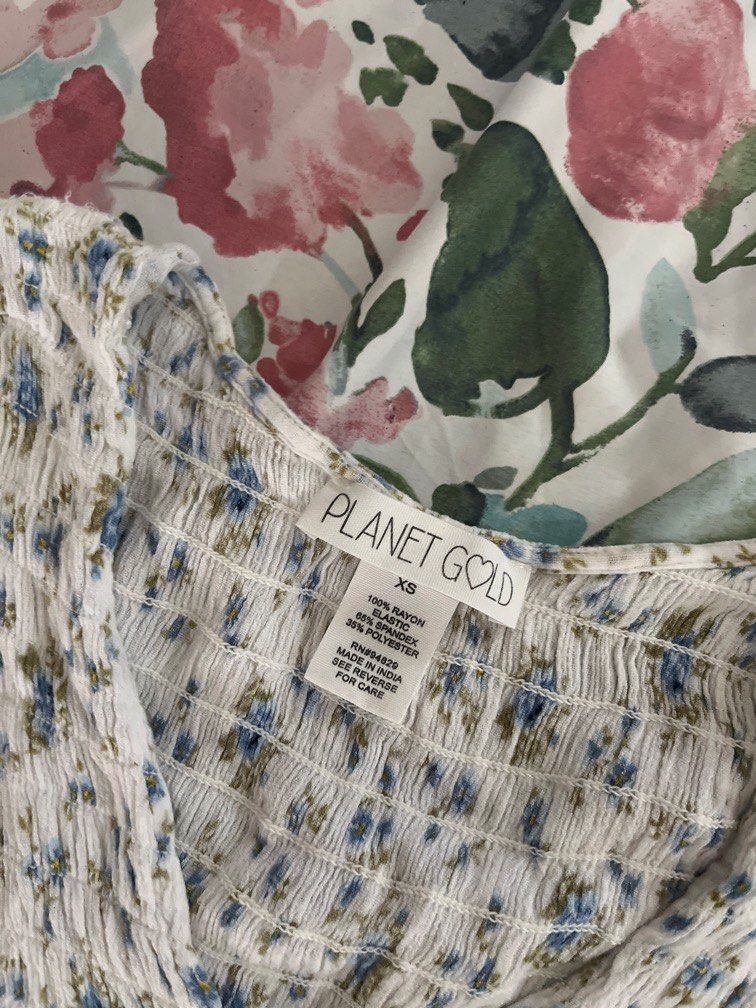 Floral Top (Category: Blouses) located in Manila. Submitted by bronds (Listing ID 1436321360, Image 3). Description: .