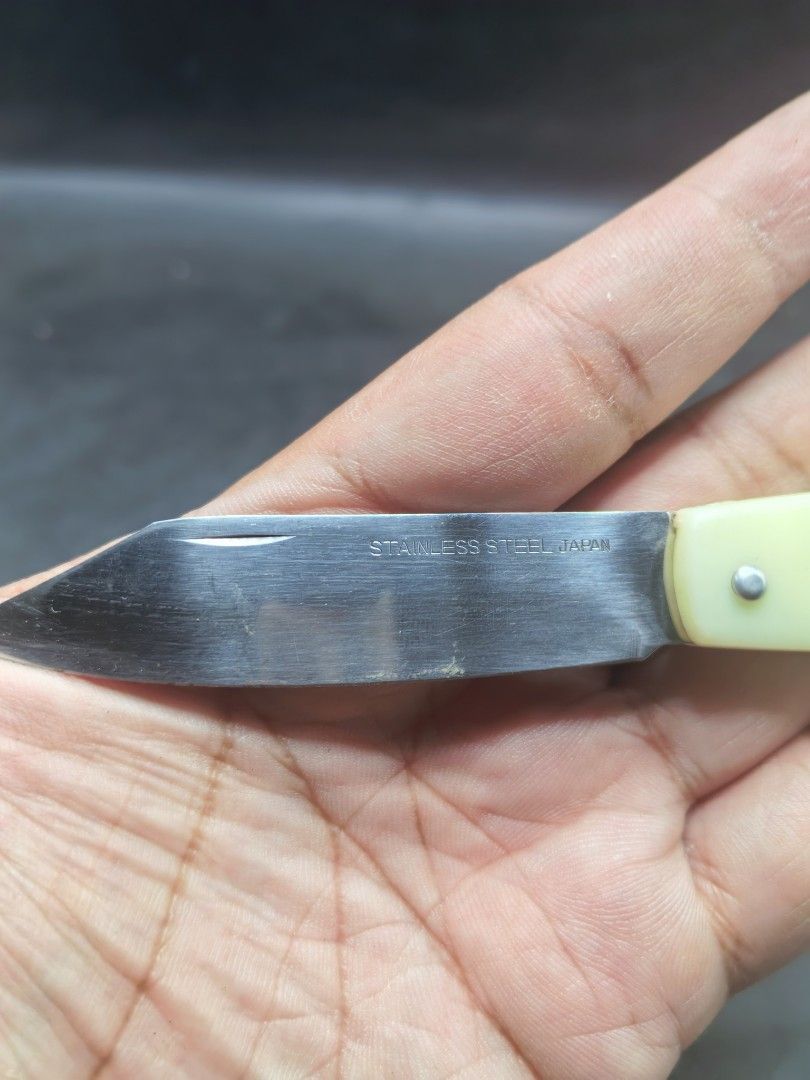 Folding Blade Knife (Category: Knives & Chopping Boards) located in Cebu City. Submitted by dudes_villanueva (Listing ID 1436305859, Image 3). Description: Folding Blade Knife Stainless Steel 📌 Sold as is..
