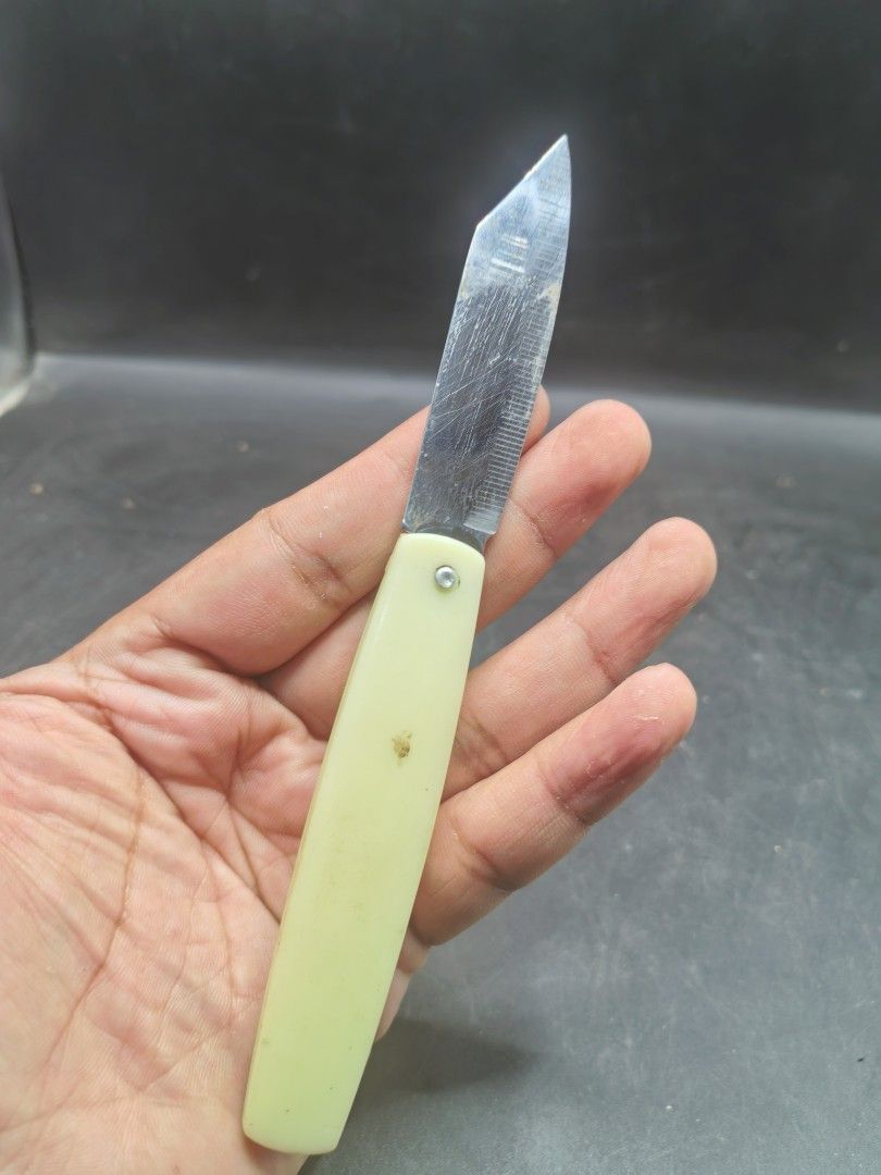 Folding Blade Knife (Category: Knives & Chopping Boards) located in Cebu City. Submitted by dudes_villanueva (Listing ID 1436305859, Image 1). Description: Folding Blade Knife Stainless Steel 📌 Sold as is..