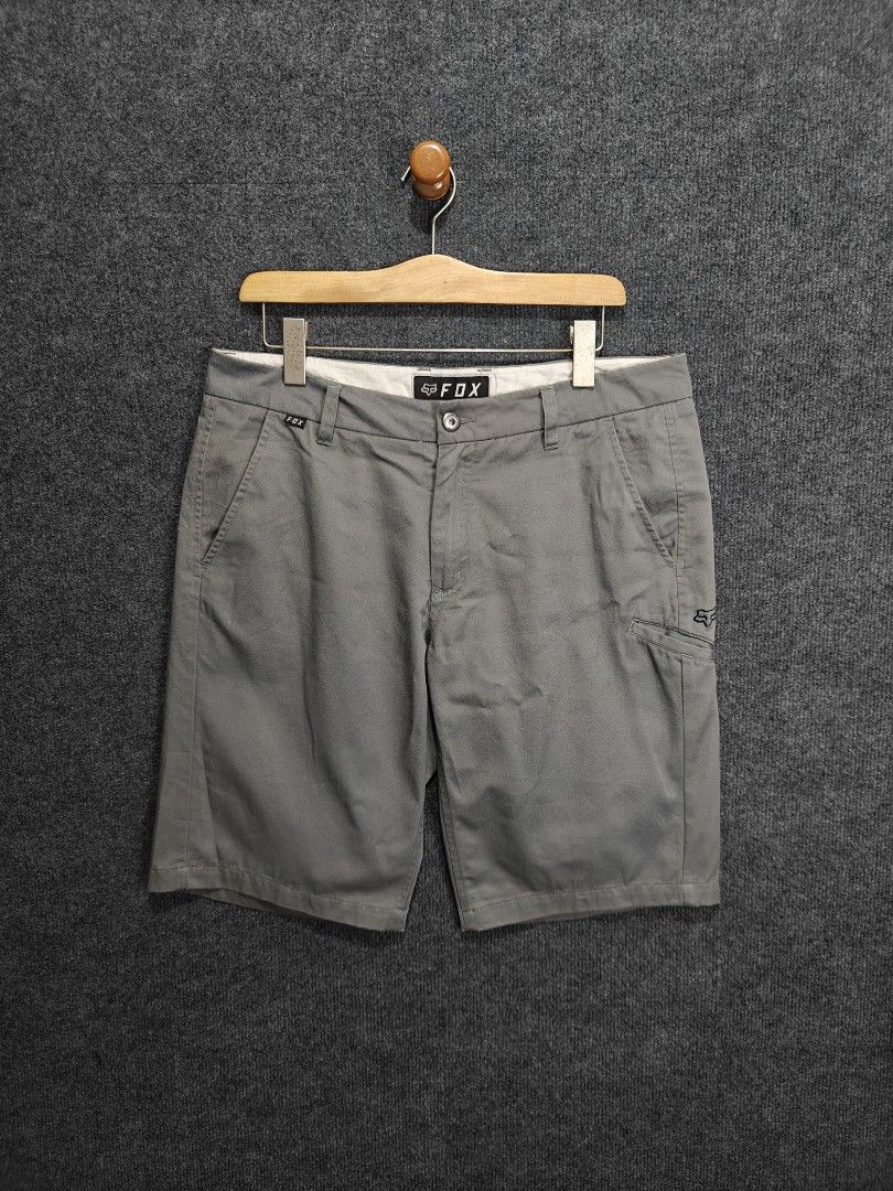 SALE ❗Fox Racing Shorts (Category: Activewear) located in Alaminos. Submitted by epargne (Listing ID 1436381093, Image 2). Description: Fox Racing Short Condition: Excellent ! Color rate: 9.8/10 Size: 34 Measurement: ⬇️⬇️⬇️ Waistline' 34 'Length' 20.5 Issue: Missing lock button at back see last photo.