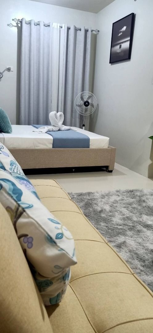Fully Furnished studio unit for rent (Category: Apartments & Condos) located in Caloocan City. Submitted by condorentph (Listing ID 1436433788, Image 2). Description: 🚨🏡 FOR RENT STUDIO UNIT NEAR NAIA! ✈️ 📍 The Hermosa Luarca Building – Pulang Lupa Uno, Las Piñas ✨Looking for an affordable place near the airport? This cozy Studio unit is perfect for professionals, couples, or frequent travelers 🔥 LIMITED UNITS AVAILABLE — BOOK A VIEWING NOW! 