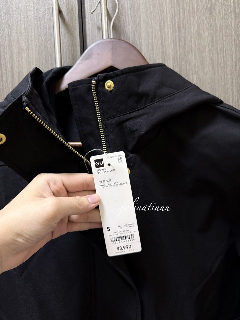 GU Black Mountain Parka (Small) BNWT (Category: Coats, Jackets and Outerwear) located in Cavite. Submitted by jlthrifts_ (Listing ID 1436465147, Image 3). Description: Brand new w/ tag 🏷️ From Japan 🇯🇵✨ Available in Small & Medium.