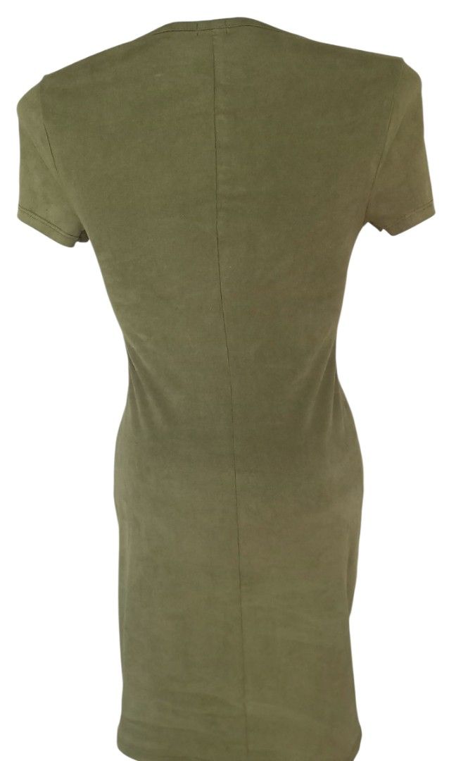 Guess V-Neck Dress XS (Category: Dresses) located in Lamut. Submitted by sakosack (Listing ID 1436289534, Image 2). Description: - Guess bodycon dress - Olive green - V-neck - Small chest pocket - Size: XS - Made in China.