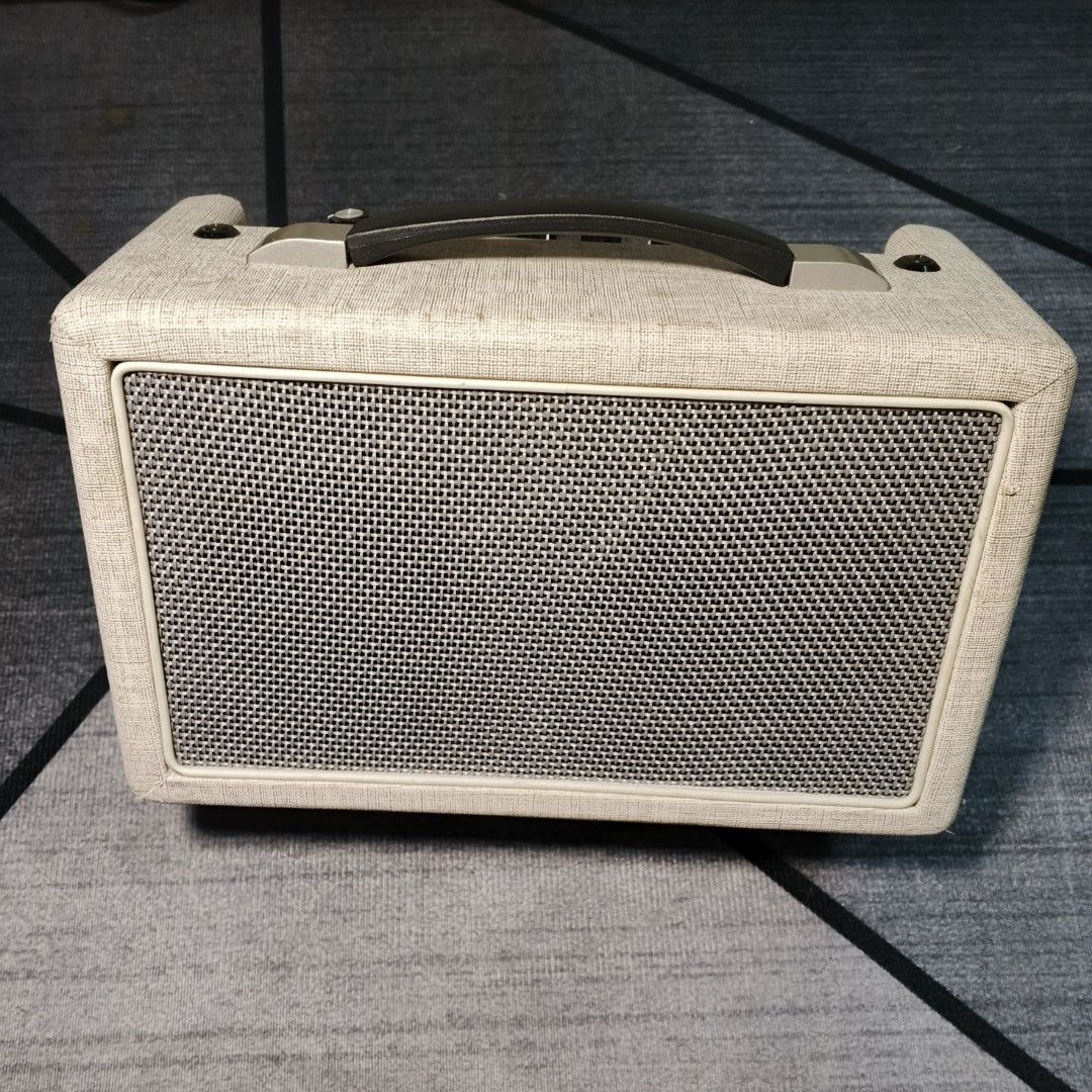 Louis LGA 10- Guitar Amplifier (Category: Soundbars, Speakers & Amplifiers) located in Quezon City. Submitted by anakin__skywalker (Listing ID 1436358404, Image 2). Description: ​🎸 Like-New Louis LGA-10 10W Guitar Amplifier Perfect for Practice & Jamming! Condition: Like Brand New Location: Valenzuela ​Are you looking for a versatile, compact guitar amplifier for your bedroom, desk, or small jamming sessions? I’m selling my Louis LGA-10 (a highl