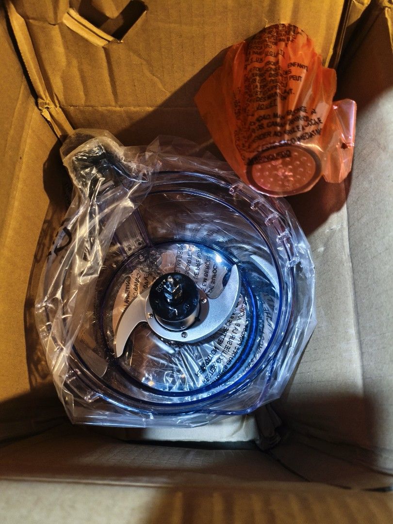 Hamilton Beach Food Processor US bnew (Category: Other Kitchenware & Tableware) located in Cavite. Submitted by cappfinds86177 (Listing ID 1436377118, Image 2). Description: bnew 120v cod via lalamove.