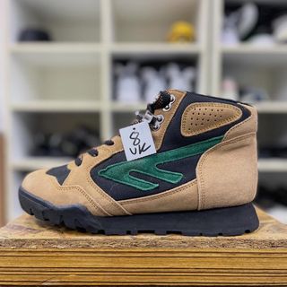 (Category: ) located in . Submitted by sneakers.too (Listing ID 1436467660, Image 1). Description: .