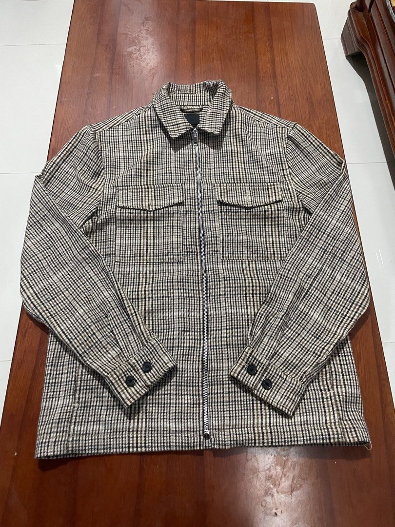 H&M full zip plaid polo longsleeves (Category: Tshirts & Polo Shirts ) located in Cebu City. Submitted by 19cnug98 (Listing ID 1436384268, Image 3). Description: Cebu cityo location Medium best fit 19x25 No flaws.