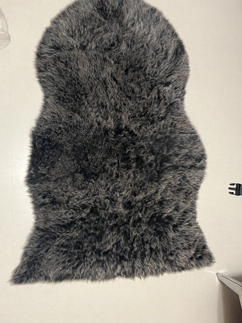 Hooga Dark Grey Fur Carpet