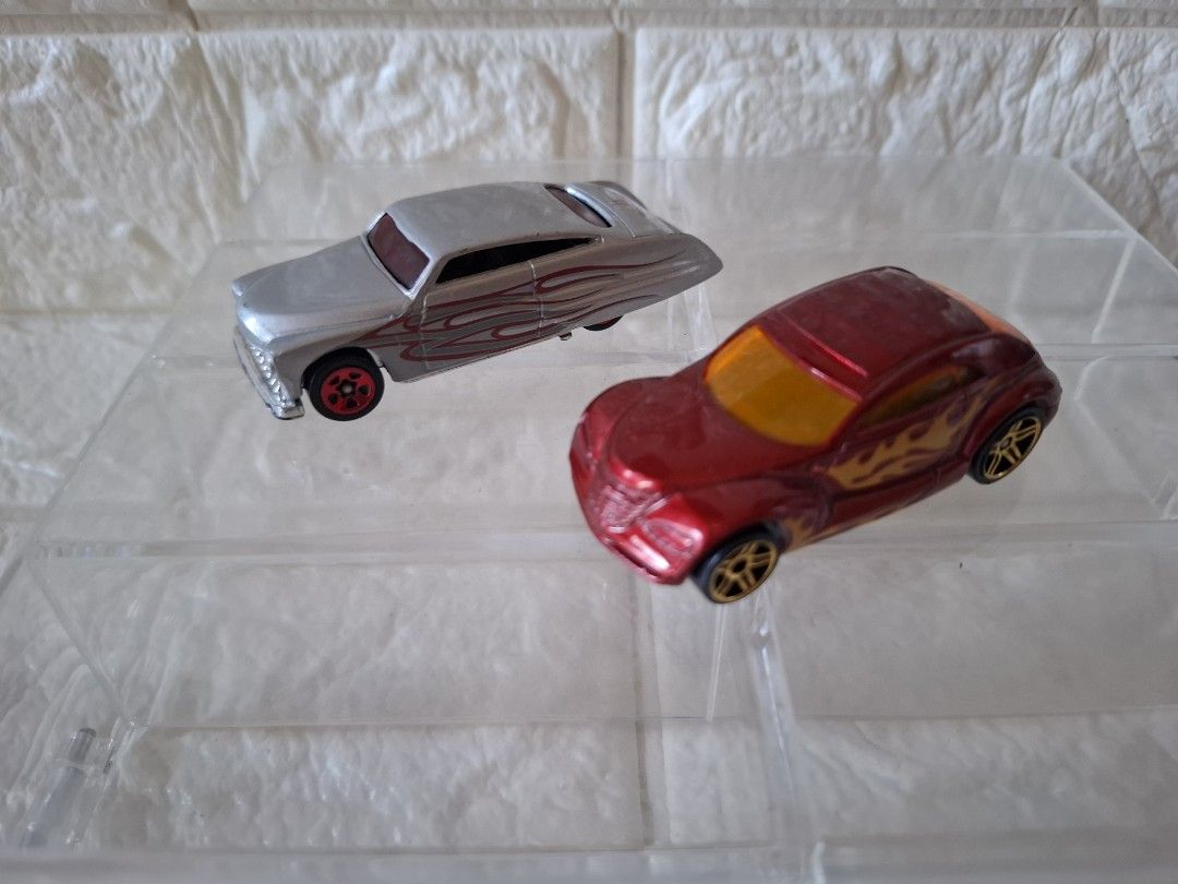 Hotwheels aasorted loose (Category: Toys & Games) located in Narvacan. Submitted by jigger85_2ndaccount (Listing ID 1436308772, Image 2). Description: ASSORTED HOTWHEELS LOOSE 100 each price negotiable depents on condition if mint/non-mint.