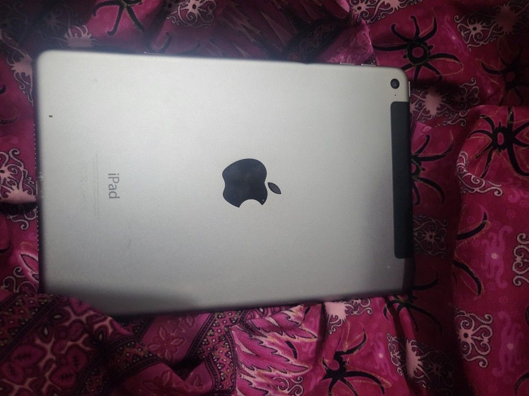Ipad 4 mini 64 gb with sim slot (Category: iPad) located in Manila. Submitted by safeforest_4c887a (Listing ID 1436465038, Image 3). Description: Ipad 4 mini 64 gb with sim slot Pwede sa maarte Wifi/sim Good condition Good for gaming.