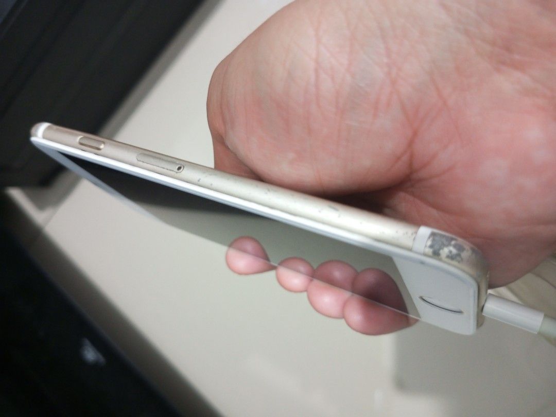 Iphone 6 32gb (Category: iPhone 6 Series) located in Pasig City. Submitted by jeideee_cute (Listing ID 1436465645, Image 1). Description: .