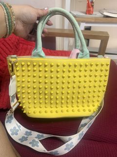 (Category: ) located in . Submitted by micnetyandco (Listing ID 1436358778, Image 1). Description: .