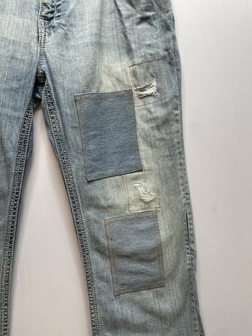 Jeans patchwork (Category: Jeans) located in Tampin. Submitted by mareybundle (Listing ID 1436360967, Image 3). Description: Code=pw-40 Cutting seluar=straightcut Pinggang=37 Peha=14 Open leg=10 Labuh=41 Rm =98 ‼️9.5/10 Jgn lupe follow first IG dan tiktok = mareybundle Utk item2 branded dan jackpot 🎰 Turn on notification utk update yg akan datang❗❗❗ 🛵Kos posto rm10🛵 Dekat kite cod je geng ✌️.