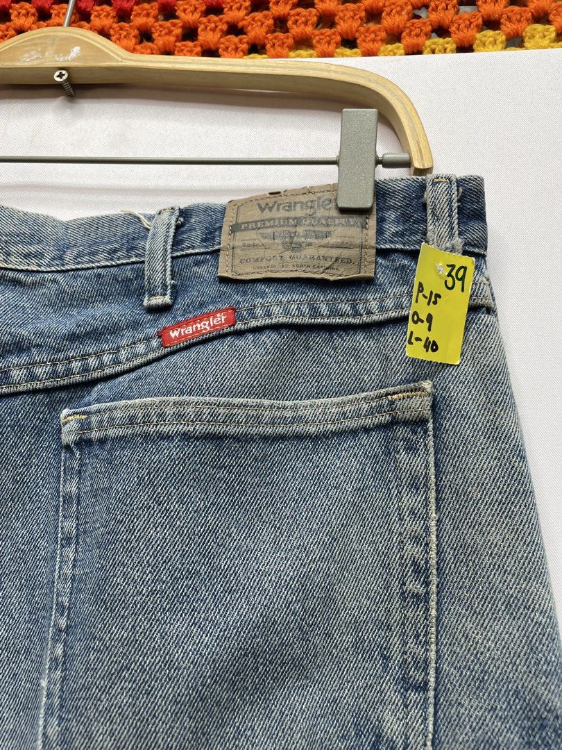 Jeans patchwork (Category: Jeans) located in Tampin. Submitted by mareybundle (Listing ID 1436362222, Image 3). Description: Code=pw-41 Cutting seluar=straightcut Pinggang=39 Peha=15 Open leg=9 Labuh=40 Rm =98 ‼️9.5/10 Jgn lupe follow first IG dan tiktok = mareybundle Utk item2 branded dan jackpot 🎰 Turn on notification utk update yg akan datang❗❗❗ 🛵Kos posto rm10🛵 Dekat kite cod je geng ✌️.