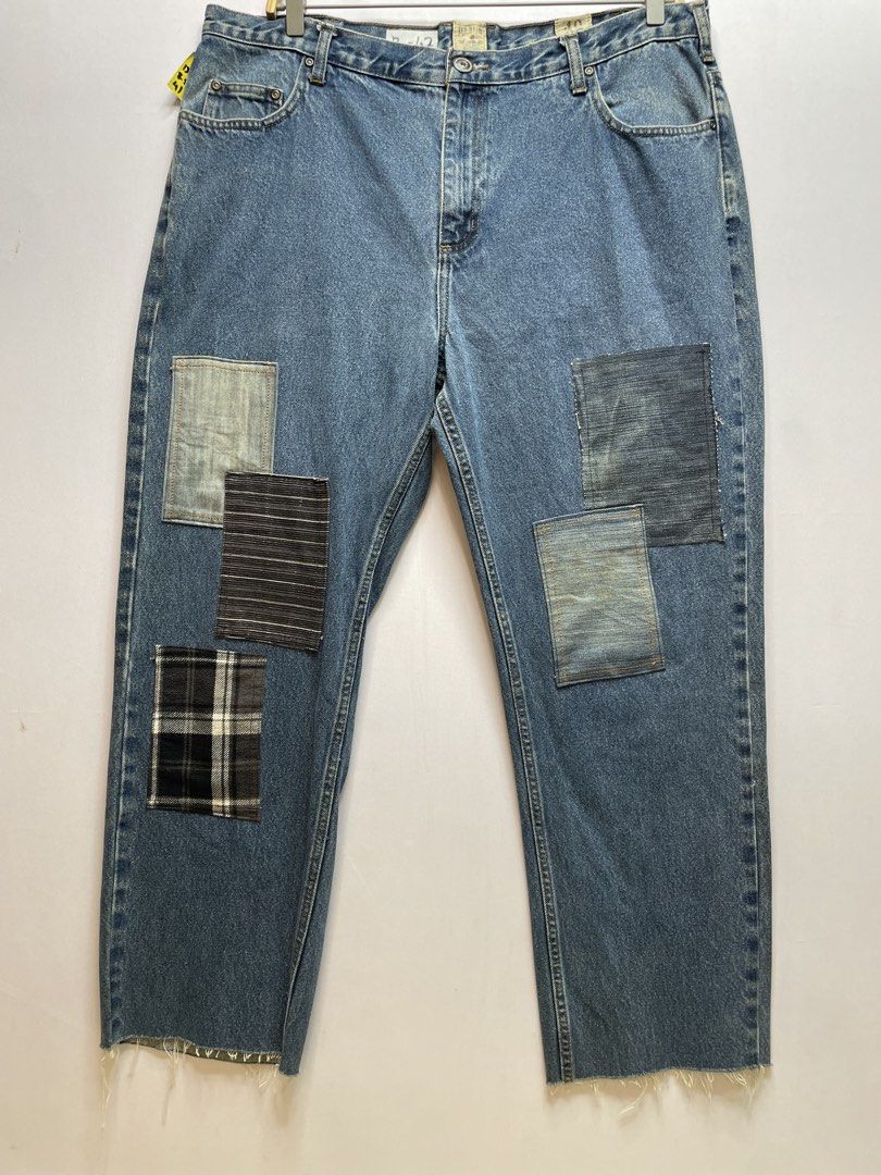 Jeans patchwork (Category: Jeans) located in Tampin. Submitted by mareybundle (Listing ID 1436363379, Image 1). Description: Code=pw-42 Cutting seluar=straightcut Pinggang=39 Peha=13.5 Open leg=8.5 Labuh=41 Rm =88 ‼️9.5/10 Jgn lupe follow first IG dan tiktok = mareybundle Utk item2 branded dan jackpot 🎰 Turn on notification utk update yg akan datang❗❗❗ 🛵Kos posto rm10🛵 Dekat kite cod je geng ✌️.
