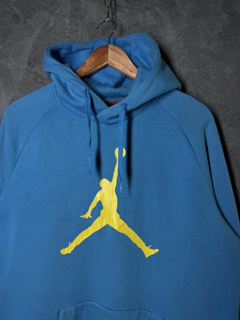 Jordan (Category: Coats, Jackets and Outerwear) located in La Trinidad. Submitted by kodspogi (Listing ID 1436460031, Image 2). Description: Jordan 23.5/30 : XL Excellent Complete tags 880.