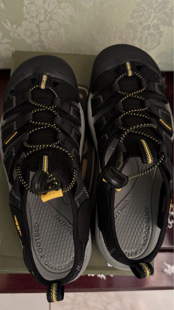 KEEN Newport H2 Sandals - Black (Category: Slippers & Slides) located in Binan City. Submitted by nice_box (Listing ID 1436349701, Image 3). Description: - KEEN Newport H2 sandals Mens - Color: Black - Size: US 8.5 - Best for hybrid water/trail adventures - Quick-cinch bungee lacing for easy on & off - Durable/higher traction rubber outsole - Includes original box ✅ brand new/ from US .