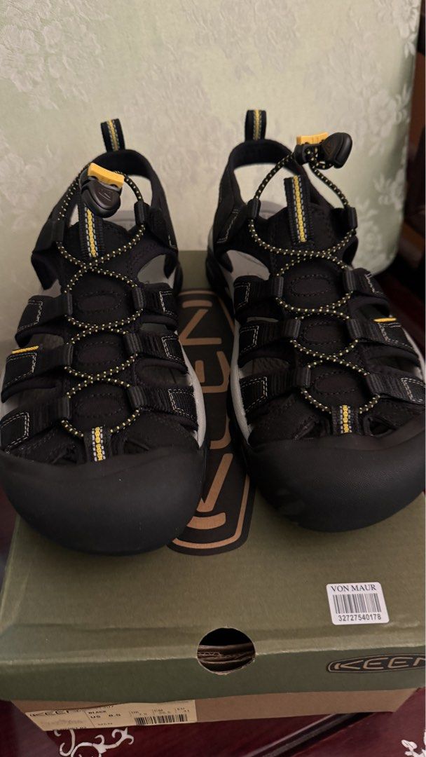 KEEN Newport H2 Sandals - Black (Category: Slippers & Slides) located in Binan City. Submitted by nice_box (Listing ID 1436349701, Image 2). Description: - KEEN Newport H2 sandals Mens - Color: Black - Size: US 8.5 - Best for hybrid water/trail adventures - Quick-cinch bungee lacing for easy on & off - Durable/higher traction rubber outsole - Includes original box ✅ brand new/ from US .