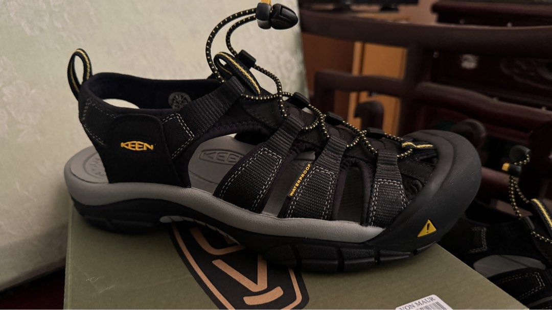 KEEN Newport H2 Sandals - Black (Category: Slippers & Slides) located in Binan City. Submitted by nice_box (Listing ID 1436349701, Image 1). Description: - KEEN Newport H2 sandals Mens - Color: Black - Size: US 8.5 - Best for hybrid water/trail adventures - Quick-cinch bungee lacing for easy on & off - Durable/higher traction rubber outsole - Includes original box ✅ brand new/ from US .