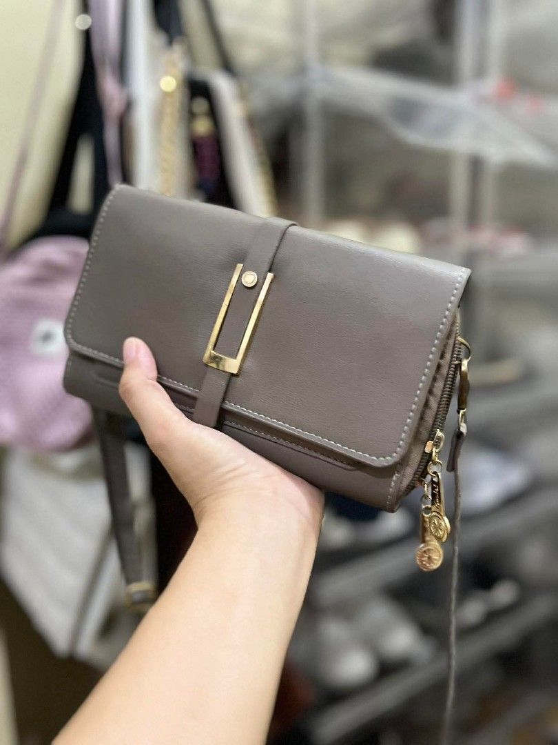 Kimbel crossbody bag (Category: Cross-body Bags) located in Manila. Submitted by brillantes34344 (Listing ID 1434853819, Image 1). Description: Bawas bag,.