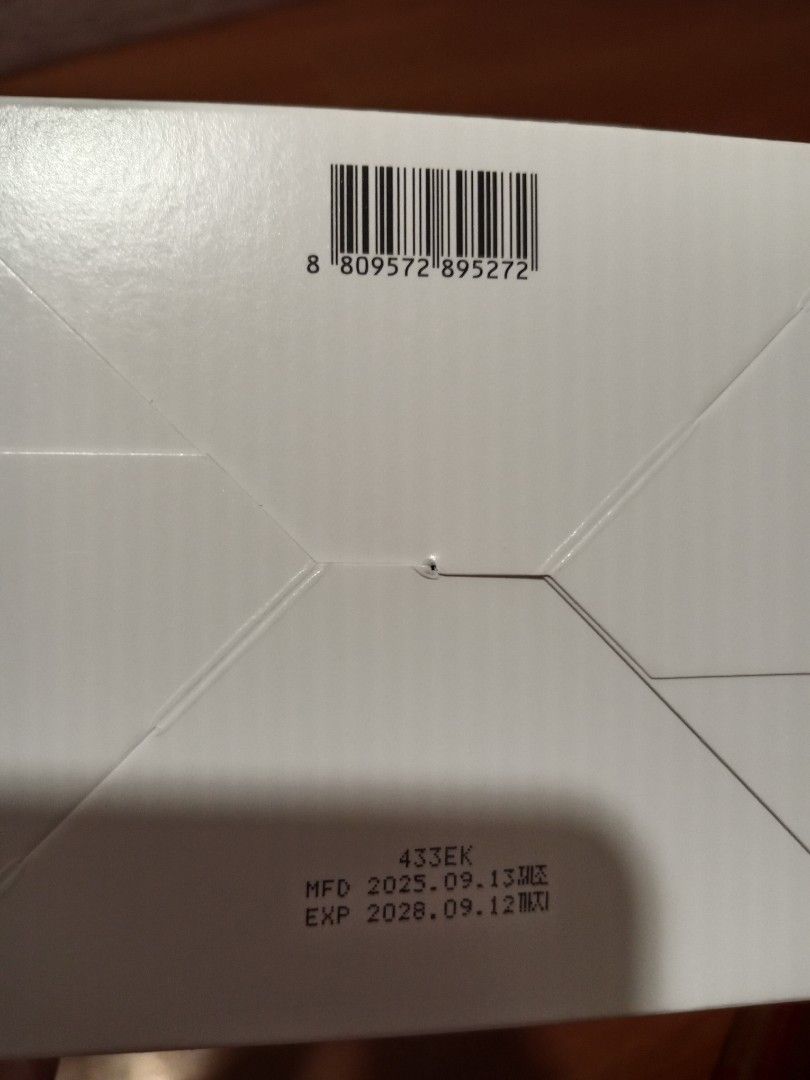 Klairs Vitamin C Prep Pads (Category: Face Care) located in Manila. Submitted by idressupreloved (Listing ID 1436112478, Image 3). Description: Brandnew and sealed Original from Korea 2 pcs available on hand Php 400 each.