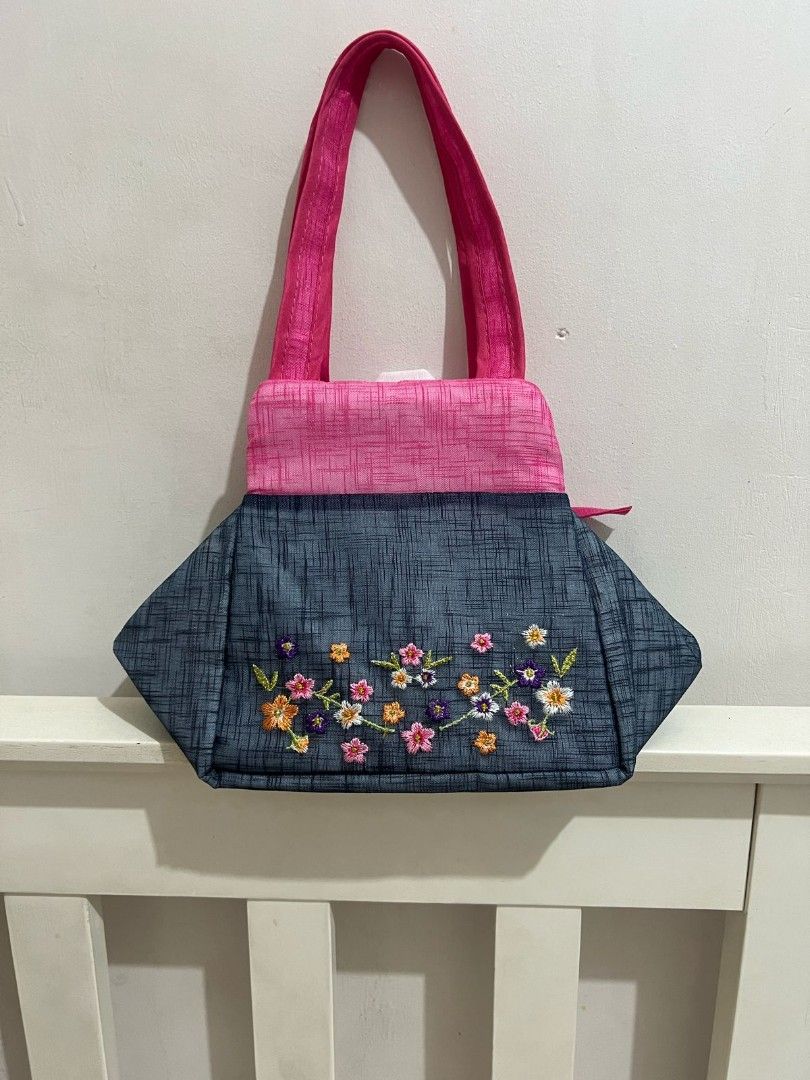 Korean Traditional Hanbok Bag (Category: Purses & Pouches) located in Bulacan. Submitted by availableunlesssold (Listing ID 1436427659, Image 2). Description: PLEASE READ! Location & Shipping * Based in Bulacan * Shipping via J&T Express or LBC * Shipping fee will be shouldered by the buyer Pick-up Option * Available in BGC between 10:00 AM and 12:00 NN every Tuesday and Friday * Subject to prior confirmation Shipping fee will be shouldered by th