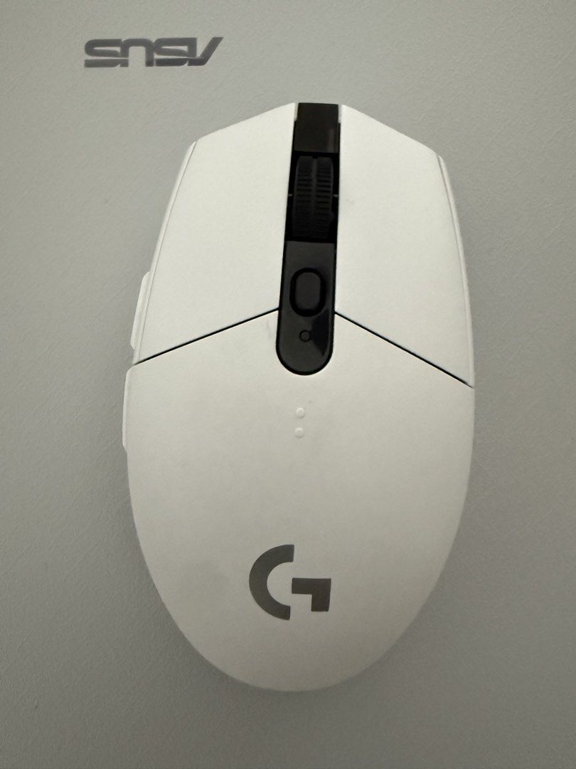 Logitech G304 Wireless Gaming Mouse - White446802507544678400