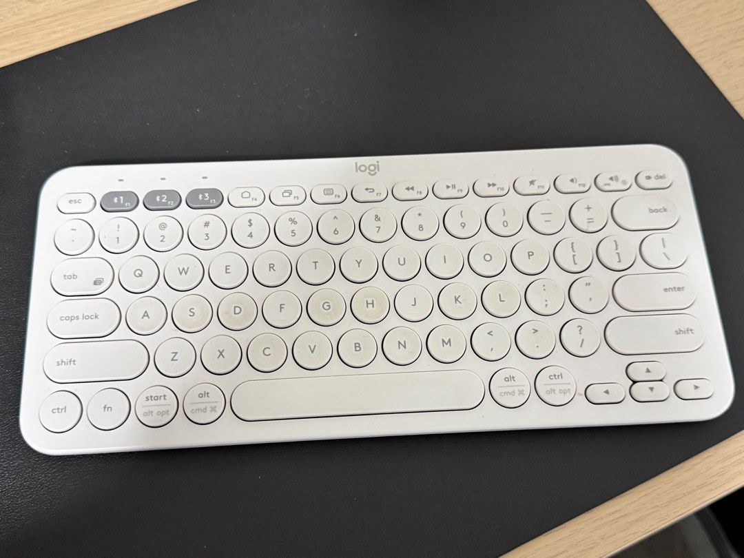 Logitech K380 Wireless Keyboard - White446799773592473600