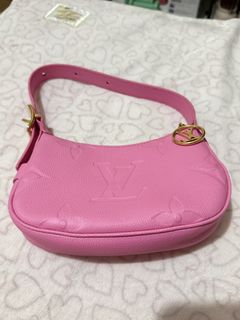 (Category: ) located in . Submitted by pinky_shopper (Listing ID 1436442535, Image 1). Description: .