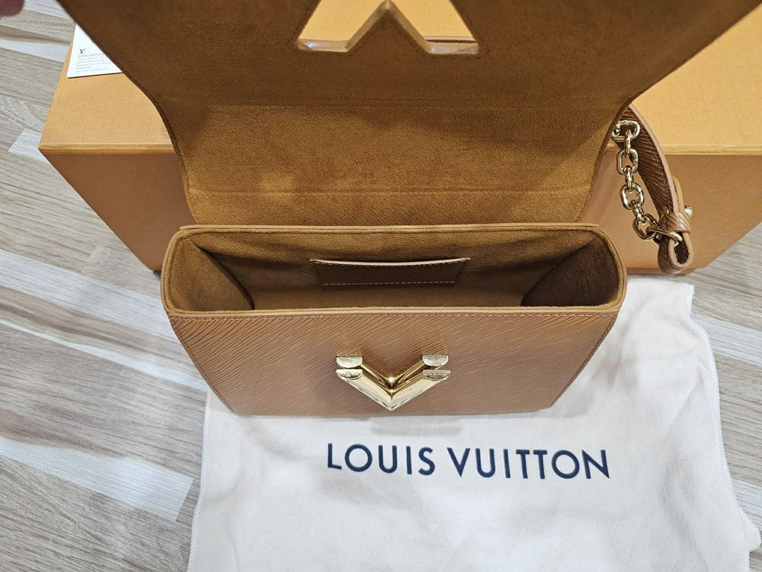 LV Twist handbag (Category: Luxury Bags & Wallets) located in Paranaque City. Submitted by tnfonlineshop (Listing ID 1436313619, Image 2). Description: ✅ Authentic ✅ Good as new Inclusion: Dust bag, paper bag, receipt, box.