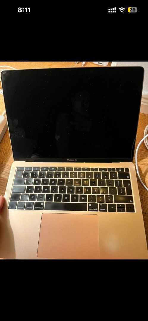 Macbook air (rose gold)447117937912074241