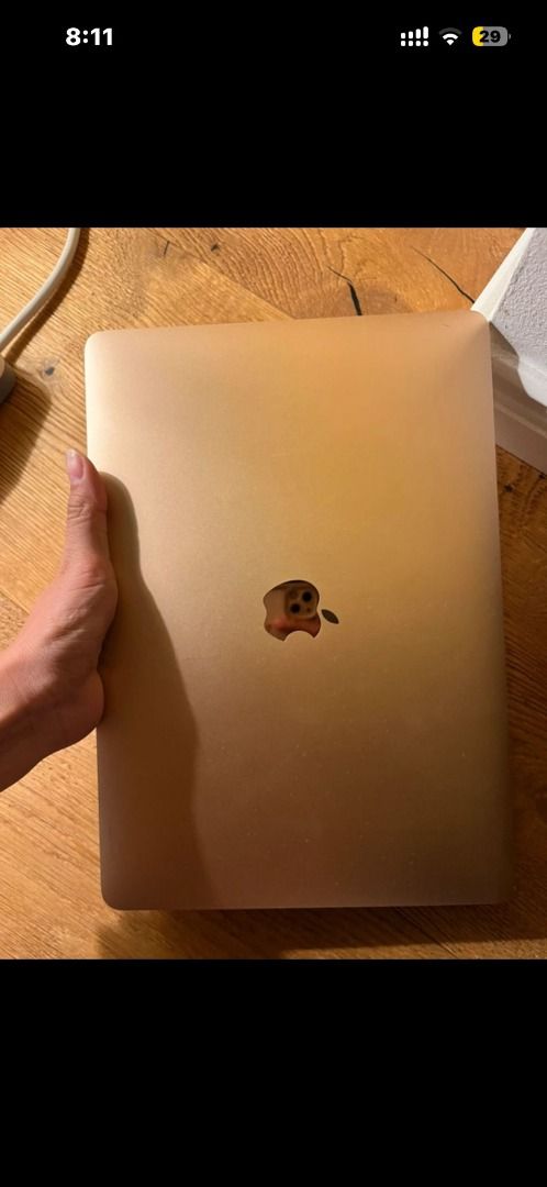 Macbook air (rose gold)447117937912074242