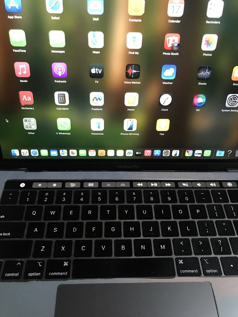 MacBook Pro 13inch446913838035783682