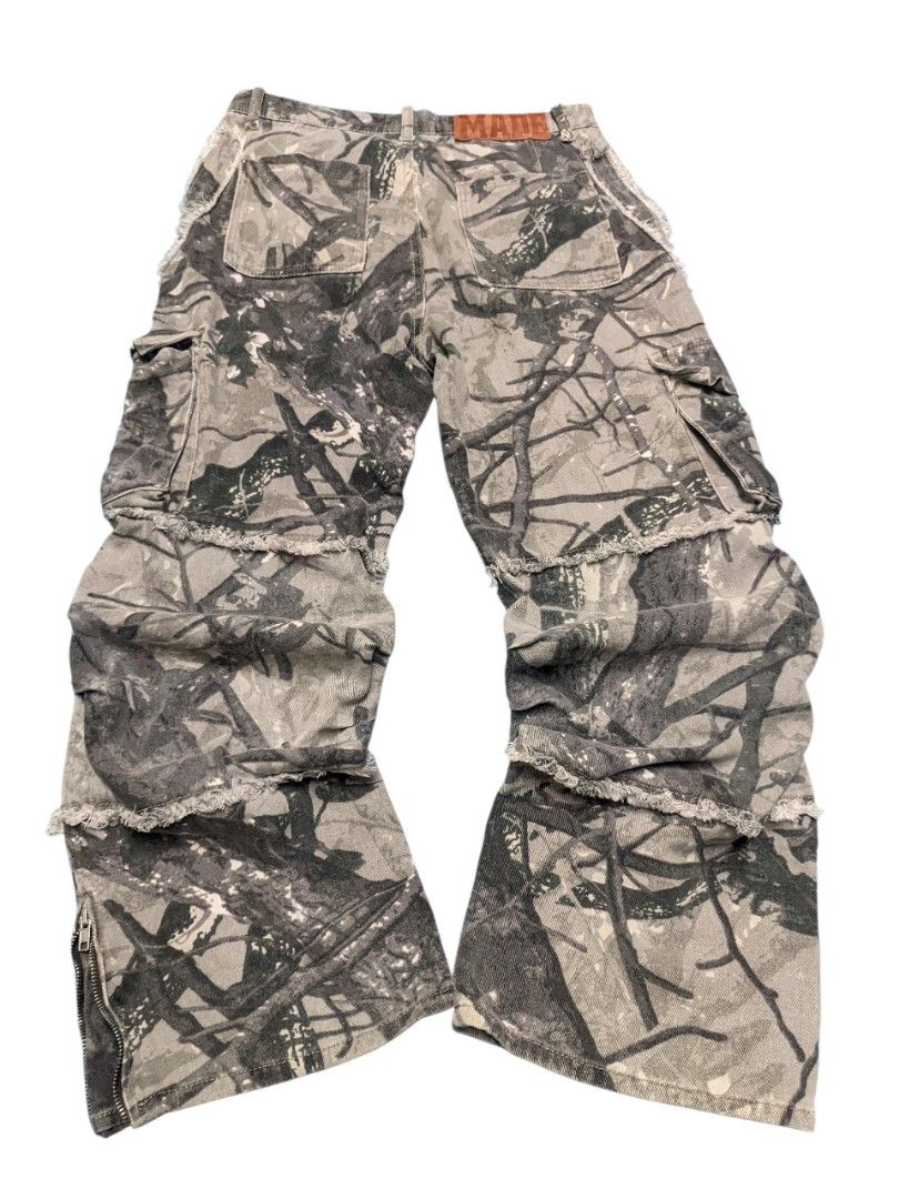 Made Extreme Realtree Camo Cargo Pants (Category: Jeans) located in Kapalong. Submitted by hashhthrift (Listing ID 1436324915, Image 2). Description: Made extreme realtree cargo 6pocket No issue Measurements: Size 33 (max) Length 41 Hem 10.8 (open zip) Loc: Kapalong Davao Del Norte Mop: Gcash.