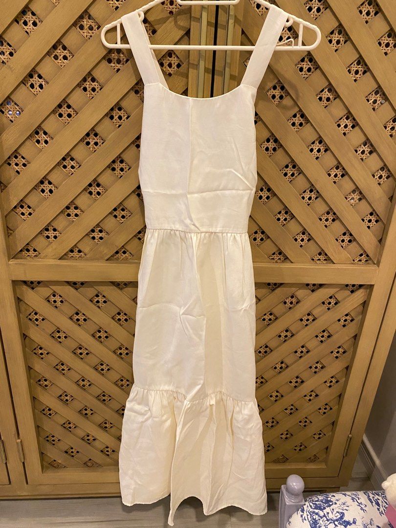 Mango cream colored tiered maxi dress (x back) (Category: Dresses) located in Makati City. Submitted by fudgychewygooey (Listing ID 1436339940, Image 2). Description: Super nice but no longer fits me. Flattering on complexion: cream color. Classy and elegant.