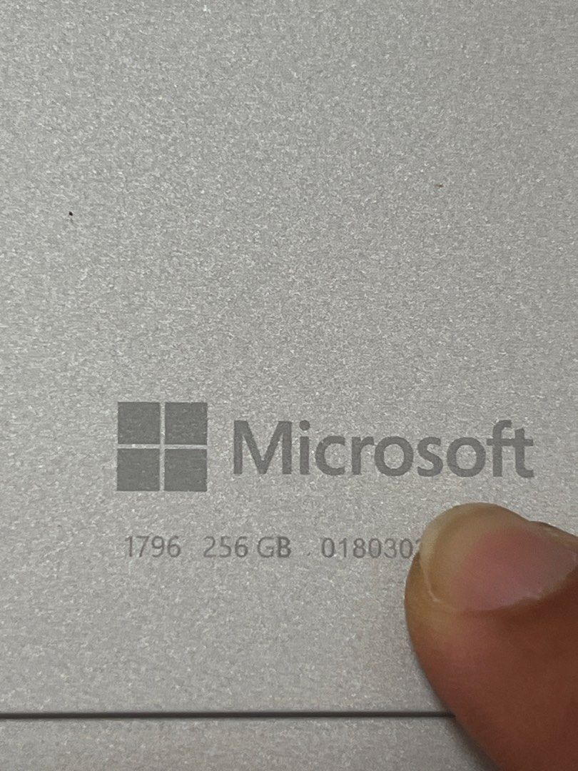 Microsoft Surface Pro 6 - i5, 8GB RAM, 256GB SSD446429481204469764